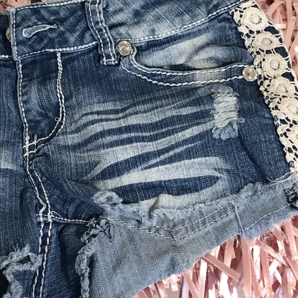 Almost famous shorts size 5 - Picture 7 of 8